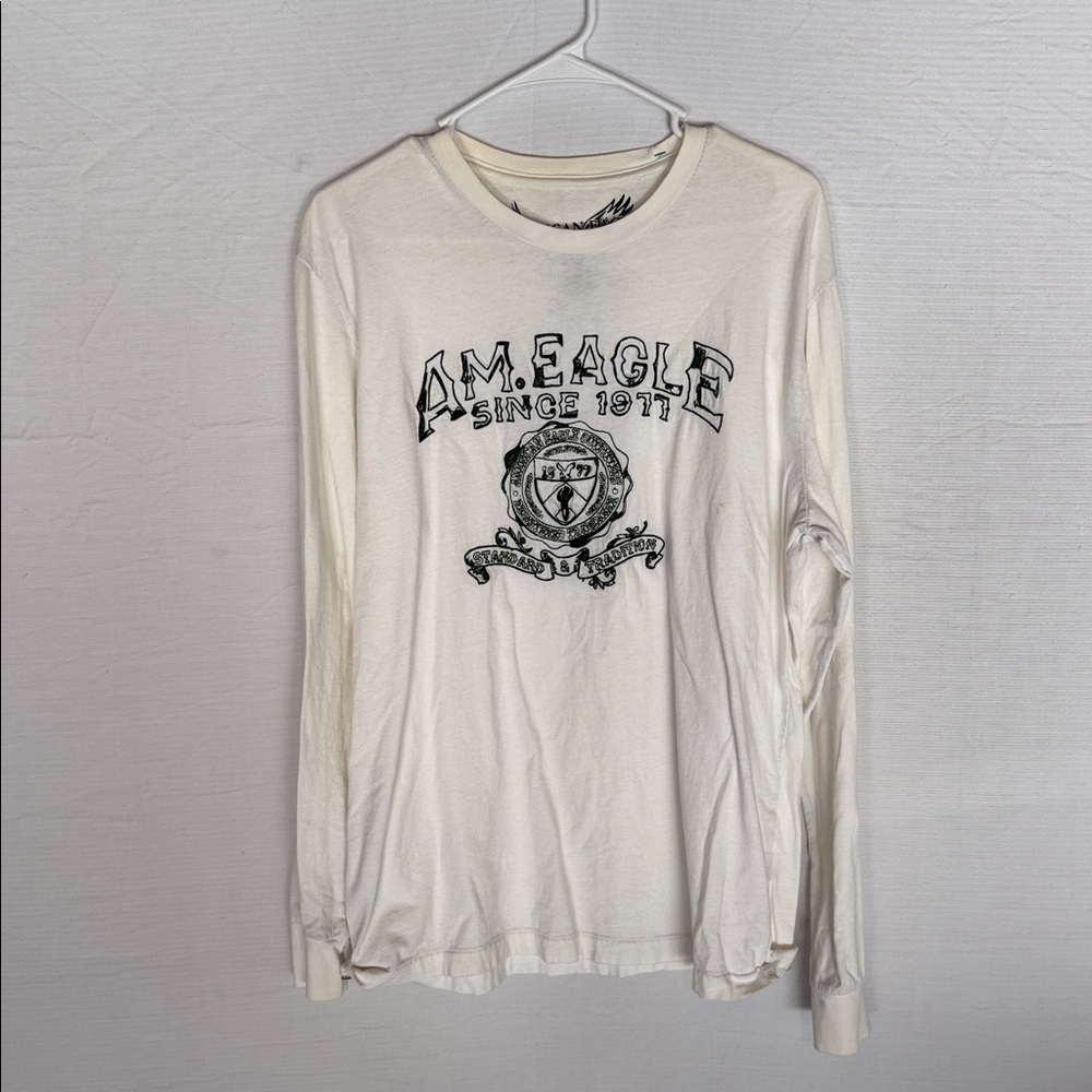 American Eagle Outfitters White Graphic Long Sleeve Tee